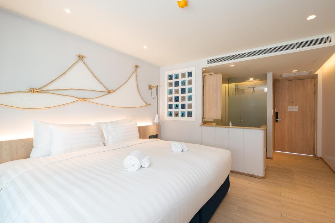 Quarto Twin Deluxe com Vista para a Piscina